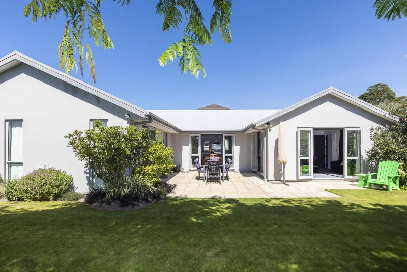 3 Handel Close, Northwood, Christchurch - Carousel 1