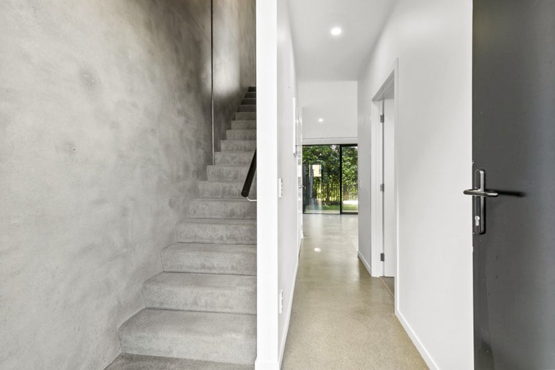 15 Te Ara O Paetutu, Petone, Lower Hutt - Carousel 2