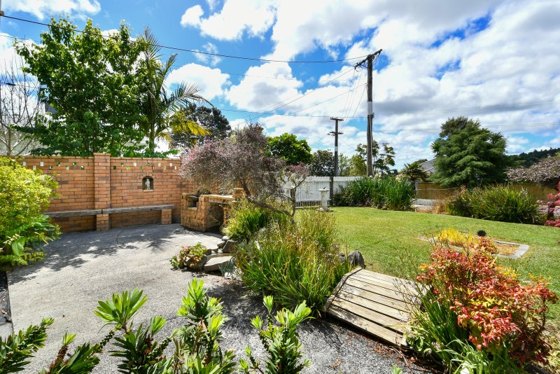 8 Mcentee Road, Waitakere, Auckland - Carousel 2