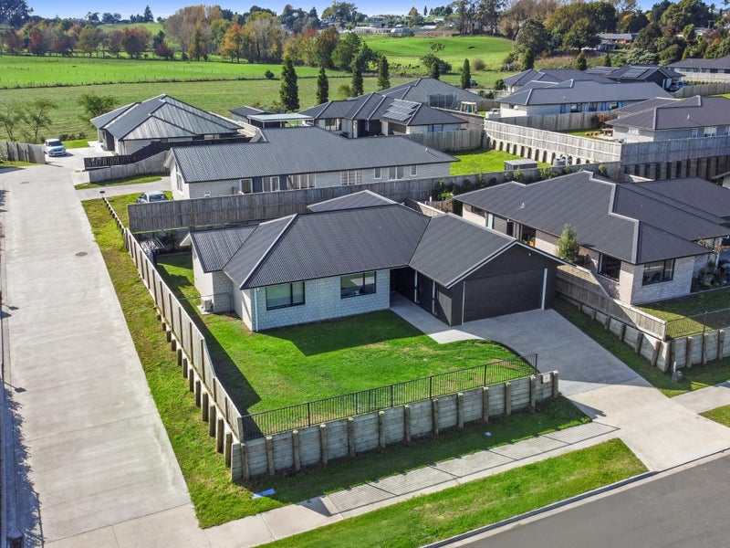 8 Jourdain Place, Kihikihi, Te Awamutu - Carousel 1