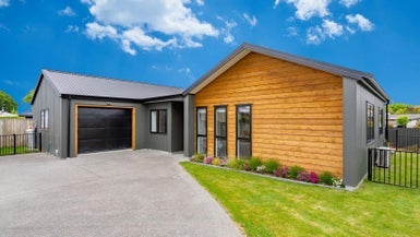 17 Tarata Grove, Lansdowne, Masterton - Carousel 1