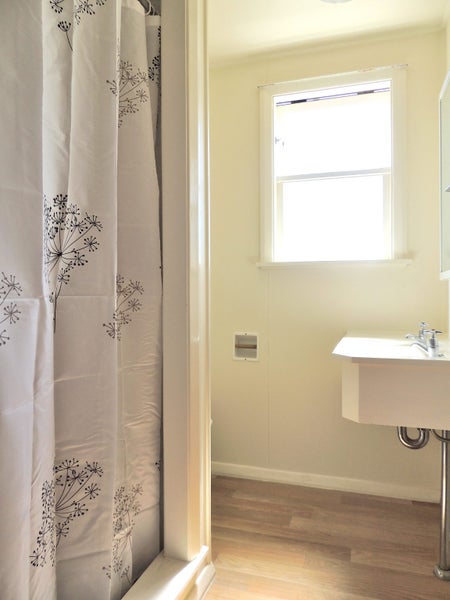 5 Glen Alton Avenue, Paparangi, Wellington - Carousel 4