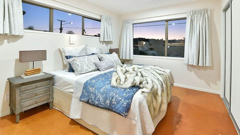 2/12 Ramsgate Terrace, Mairangi Bay, Auckland - Carousel 13