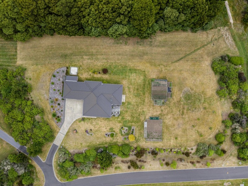 12 Lacebark Drive, Kinloch, Taupō - Carousel 21