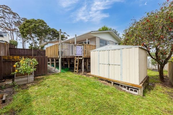 2/121 Seymour Road, Sunnyvale, Auckland - Carousel 11