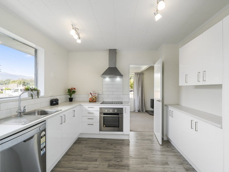 13 Gillespies Road, Birchville, Upper Hutt - Carousel 2