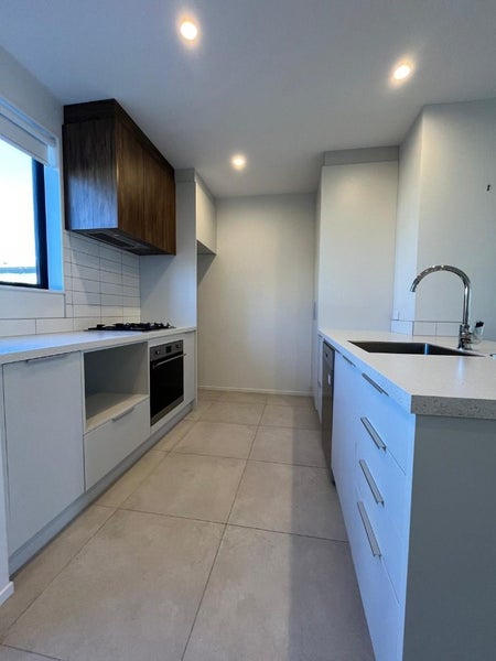 9 Orona Place, Takanini, Auckland - Carousel 2
