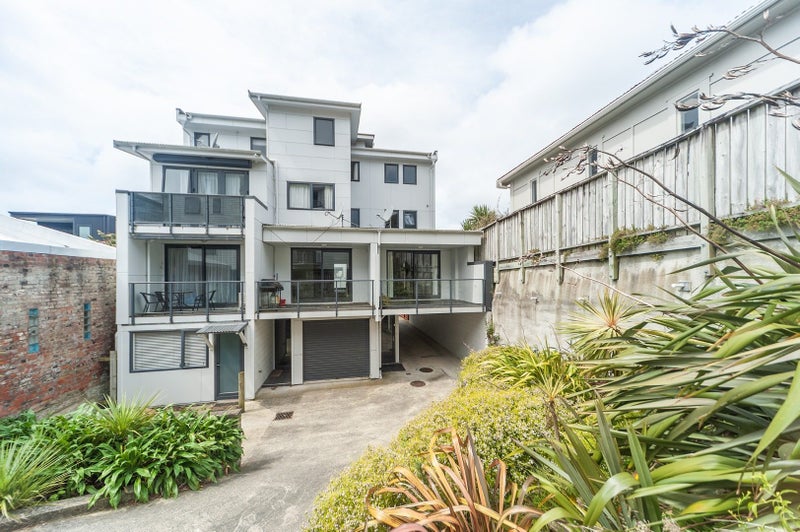 1/464 Adelaide Road, Berhampore, Wellington - Carousel 1