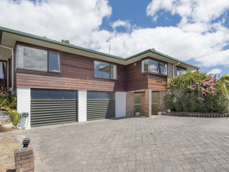 15 James Cook Drive, Welcome Bay, Tauranga - Carousel 1