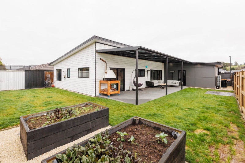 9 Monarch Drive, Ashhurst, Ashhurst - Carousel 1