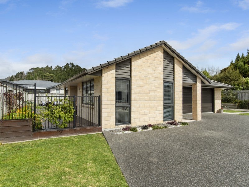 294 Lakes Boulevard, Pyes Pa, Tauranga - Carousel 1