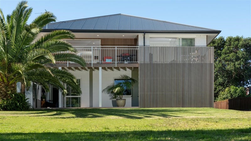 172 Oceanbeach Road, Mount Maunganui, Mount Maunganui - Carousel 1