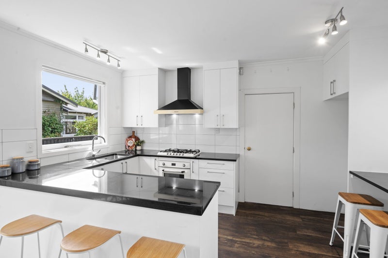 52 North Parade, Richmond, Christchurch - Carousel 2