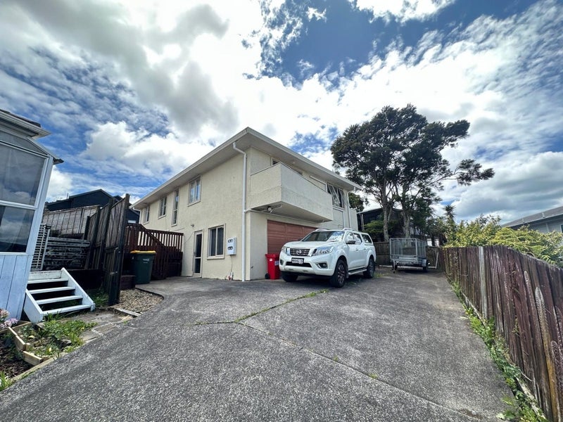 2/24 Athena Drive, Tōtara Vale, Auckland - Carousel 1