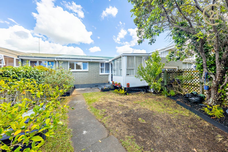 2/4 Imatra Place, Sunnyhills, Auckland - Carousel 1
