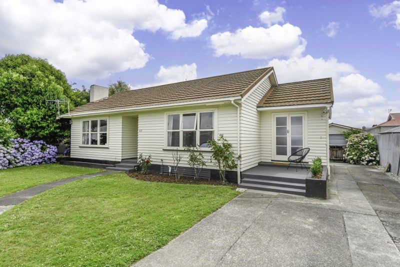 433 Dalcross Street, Mayfair, Hastings - Carousel 1