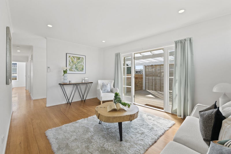 2/243 Lake Road, Northcote, Auckland - Carousel 2