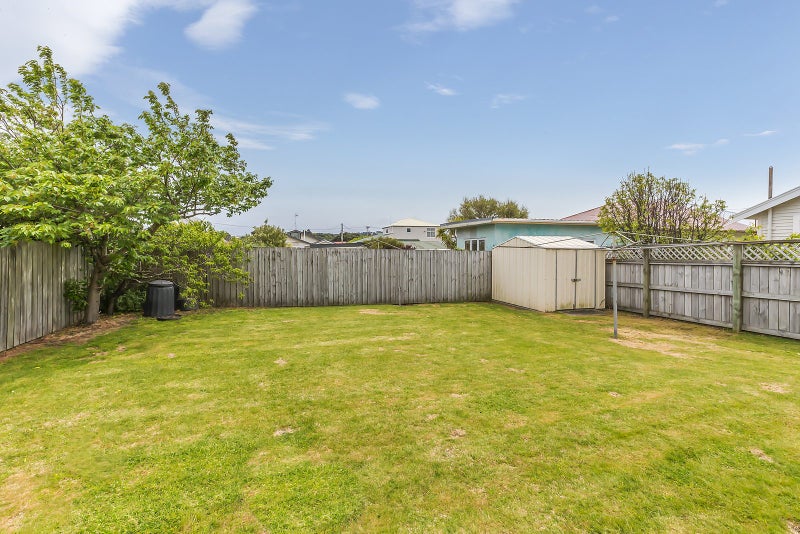 10 Bruges Avenue, Miramar, Wellington - Carousel 15