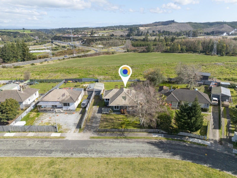 11 Raukawa Crescent, Wairakei, Taupo - Carousel 1