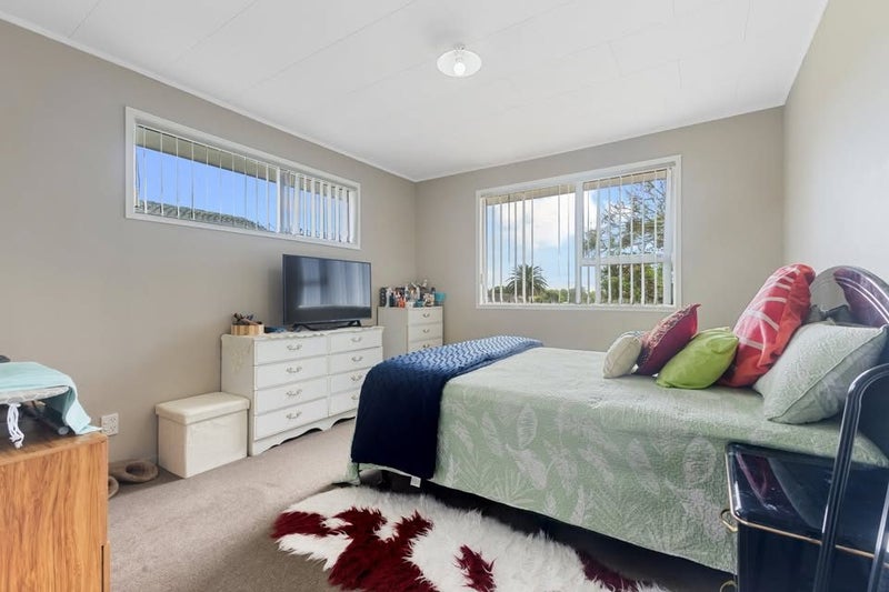 37 Alabaster Drive, Papatoetoe, Auckland - Carousel 2
