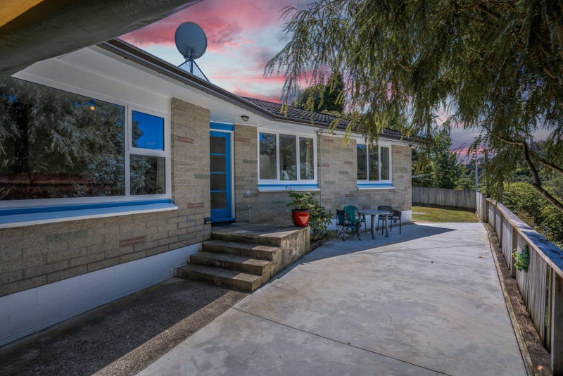 20 Pinehaven Road, Pinehaven, Upper Hutt - Carousel 1