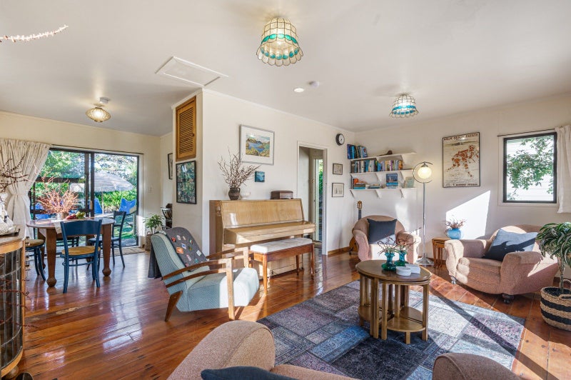 22 Hill Road, Palm Beach, Waiheke Island - Carousel 2