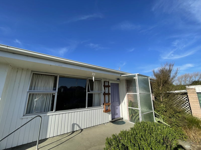 2/586 Pages Road, Bexley, Christchurch - Carousel 1