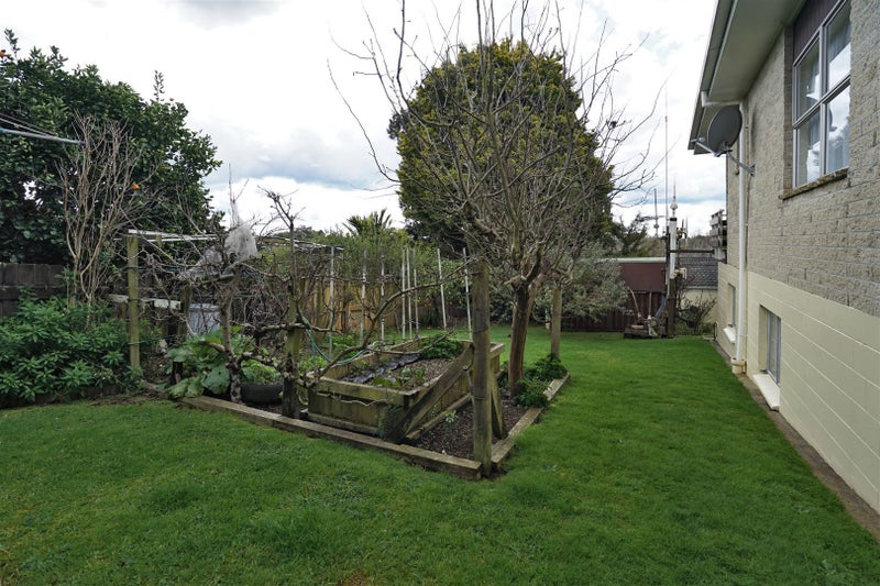 8 Russleigh Drive, Dinsdale, Hamilton - Carousel 16