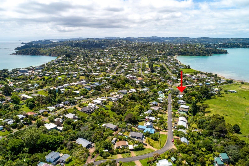 43 Tahatai Road, Oneroa, Waiheke Island - Carousel 35