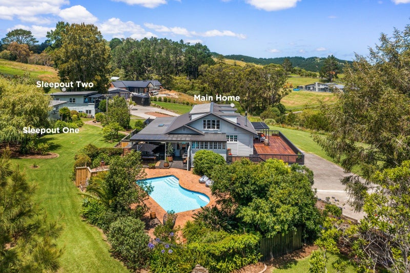 2 Pinestead Reach, Stillwater, Silverdale - Carousel 1