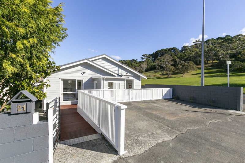 21 Goa Street, Hataitai, Wellington - Carousel 1