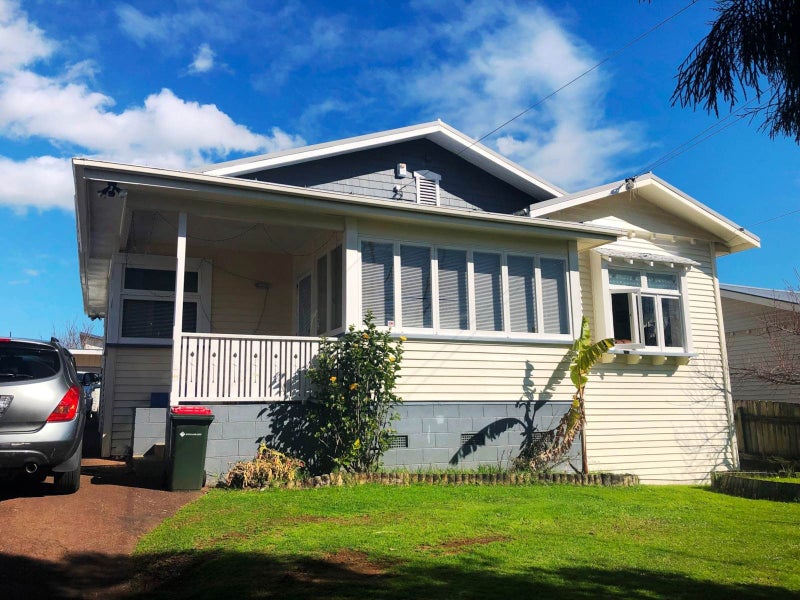 8 Beckenham Avenue, Royal Oak, Auckland - Carousel 1