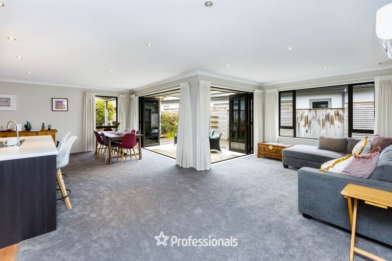 19 Brentwood Street, Trentham, Upper Hutt - Carousel 1