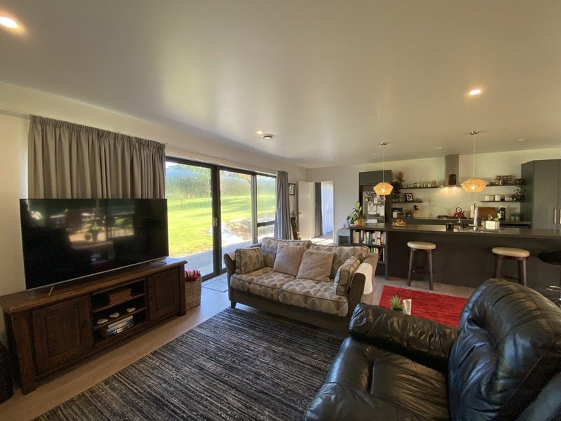 1 Gully Lane, Te Kamo, Whangārei - Carousel 10