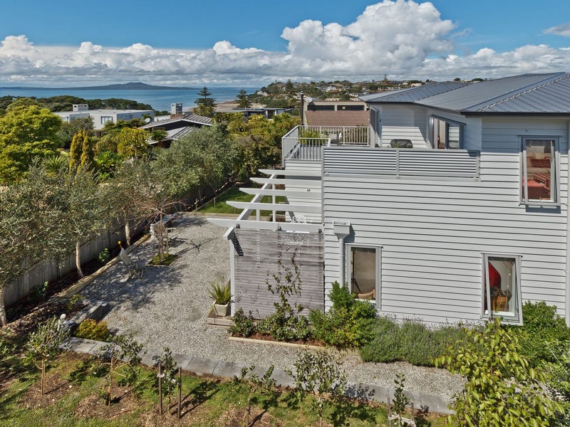11B Brighton Terrace, Mairangi Bay, Auckland - Carousel 2