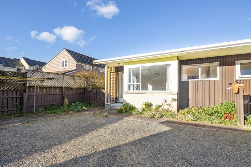 9/171 Queens Drive, Lyall Bay, Wellington - Carousel 1