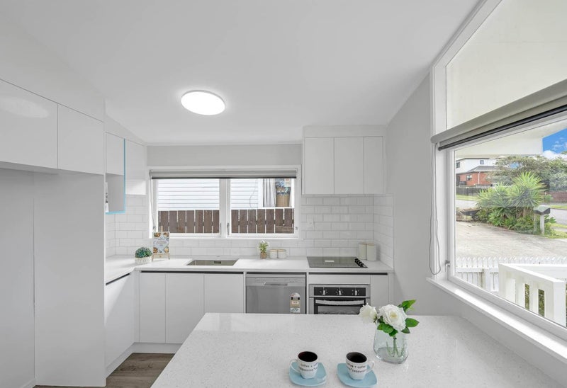 9 Frangipani Avenue, Manurewa, Auckland - Carousel 2