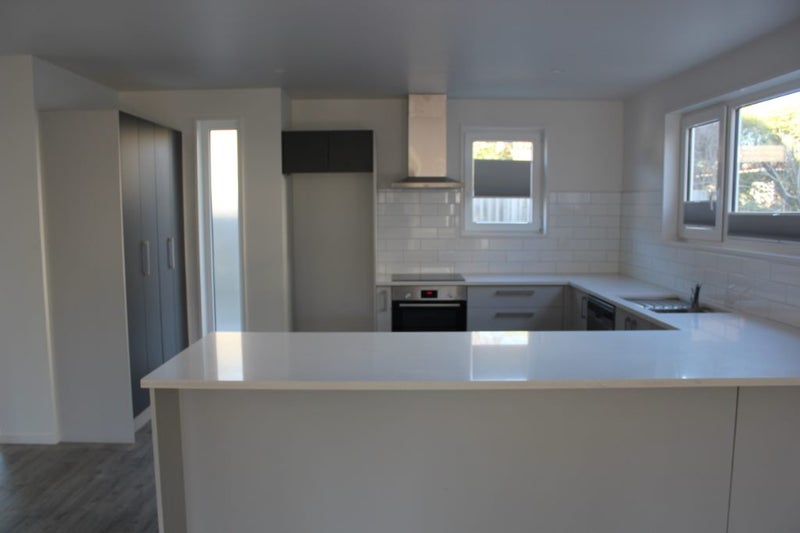 2/35 Spencer Street, Addington, Christchurch - Carousel 1