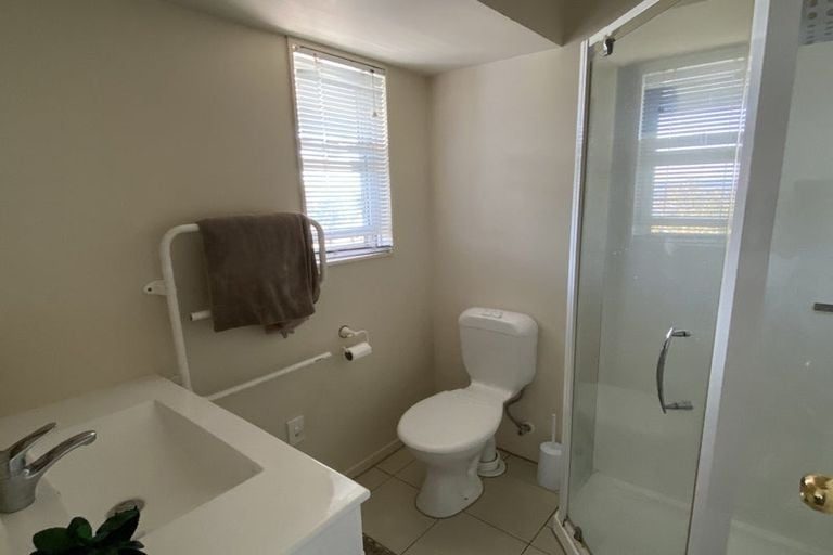 467 Whangaparaoa Road, Stanmore Bay, Rodney, Auckland - Carousel 9