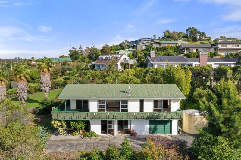 9 Church Bay Road, Oneroa, Waiheke Island - Carousel 1
