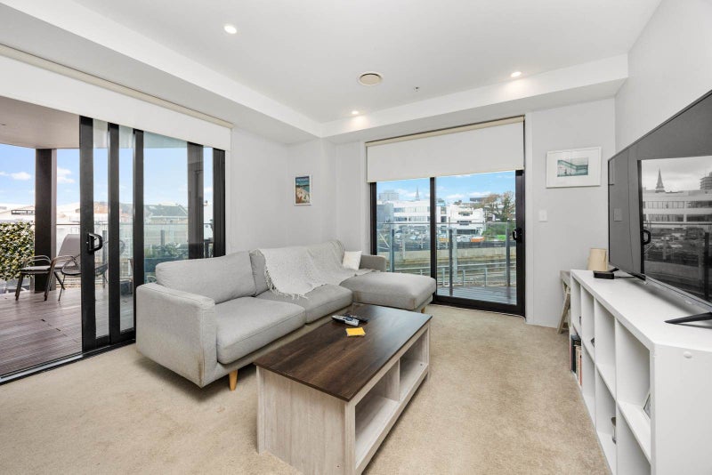 G05/27 Enfield Street, Mount Eden, Auckland - Carousel 2