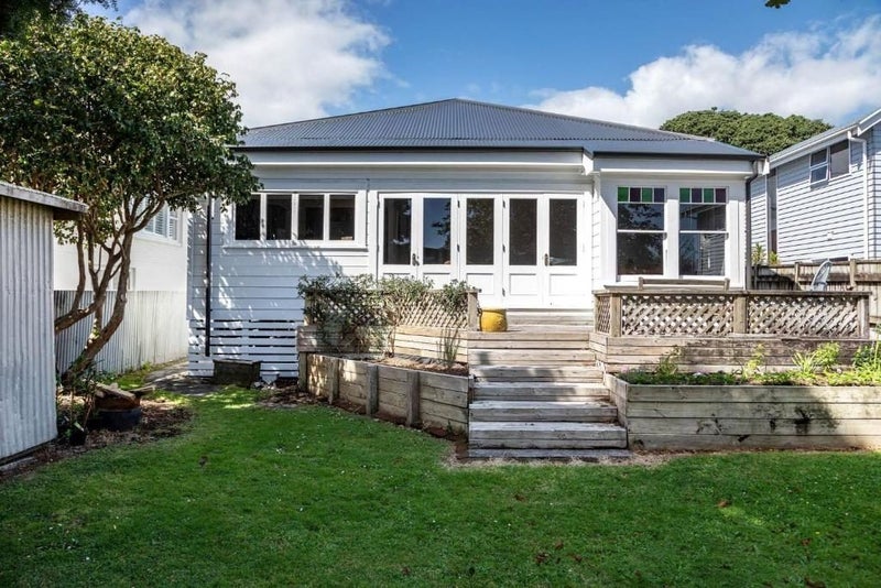 257 Courtenay Street, Strandon, New Plymouth - Carousel 12