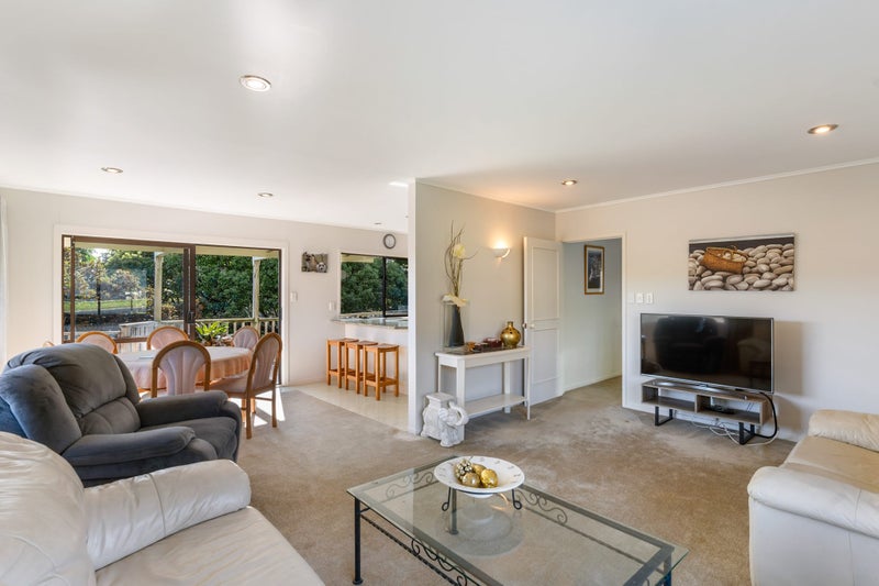 48 Castleton Drive, Howick, Auckland - Carousel 2