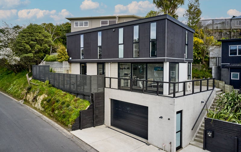 47 Bassett Road, Johnsonville, Wellington - Carousel 1