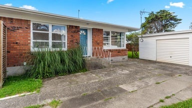 2/24 Evelyn Place, Hillcrest, Auckland - Carousel 1