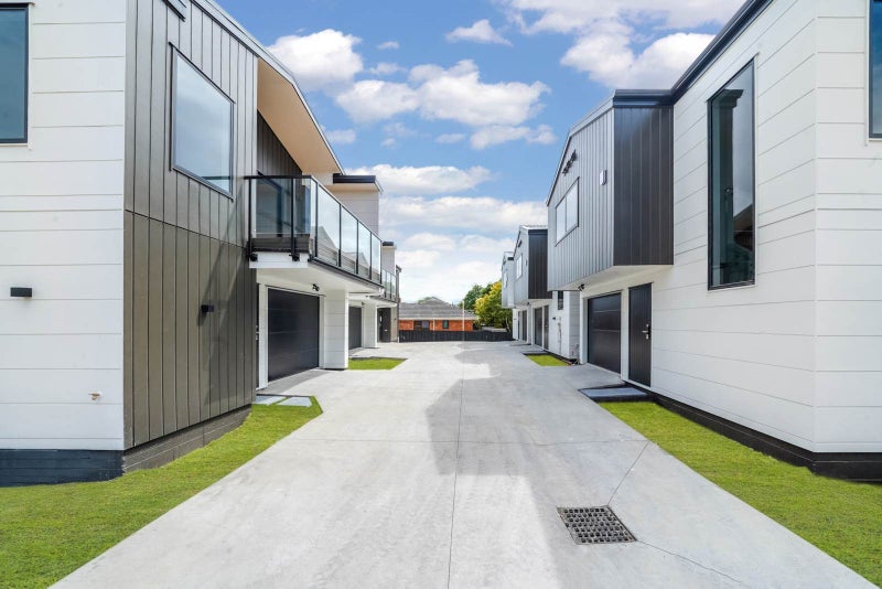 2E Spooner Lane, Mount Wellington, Auckland - Carousel 23