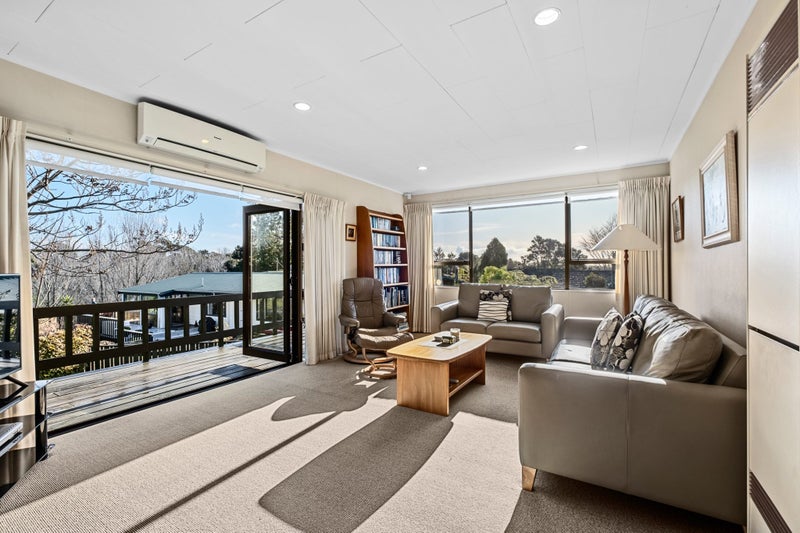 11 Cargill Place, Frankleigh Park, New Plymouth - Carousel 2