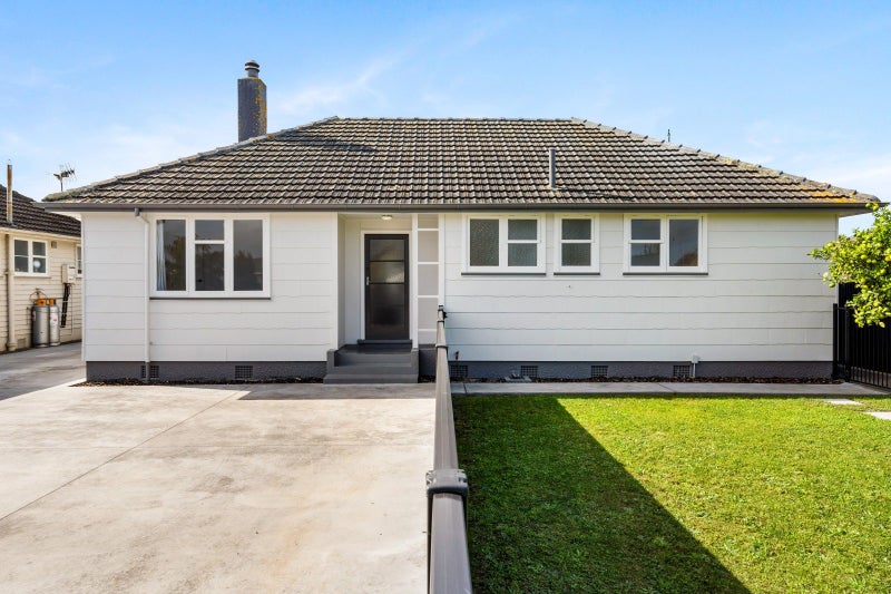 716 Grove Road, Mayfair, Hastings - Carousel 1