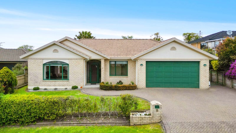 8 Amesbury Rise, Henderson, Auckland - Carousel 1