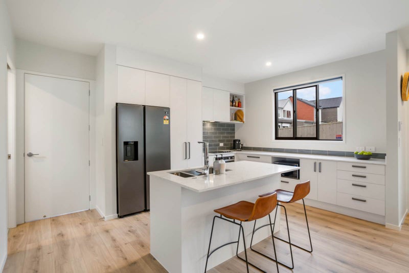 17 Marsics Street, Glen Innes, Auckland - Carousel 2